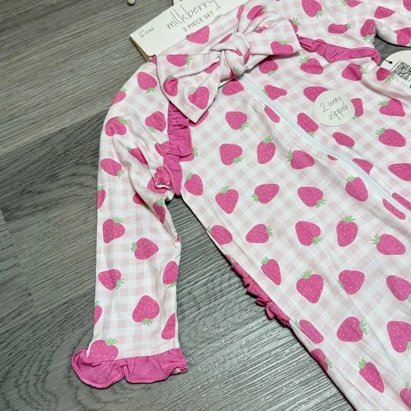 Milkberry Strawberry Onesie - Picture 4 of 6